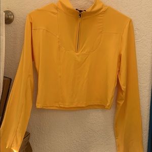 Workout/gym long sleeve breathable material crop